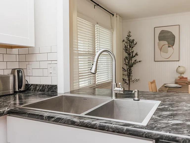 Large Fully equipped Kitchen