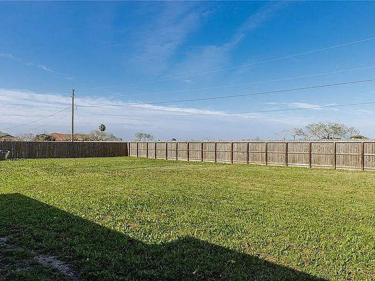 2126 Arman St — Photo 35