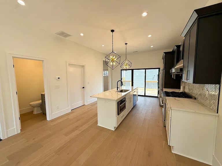 1448 Lexington Ave #A — Photo 3