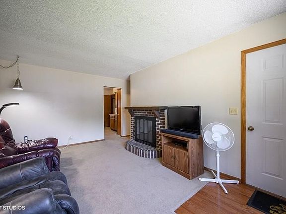 5th image of 215 Dayton St