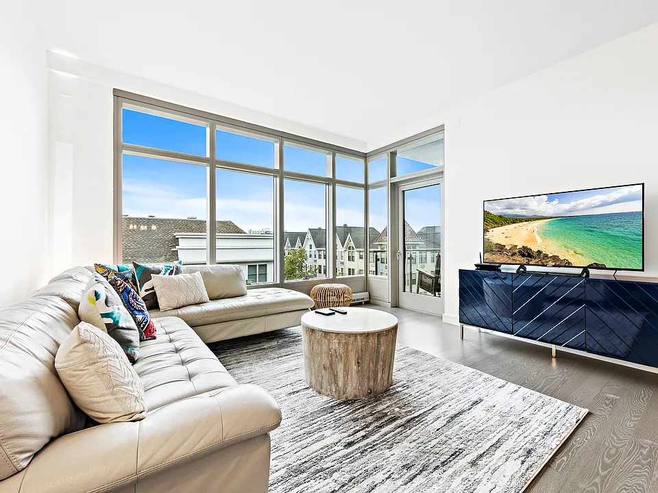 30 Melrose Ter #408