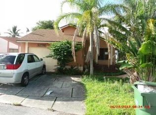 10810 SW 10th St, Pembroke Pines, FL 33025