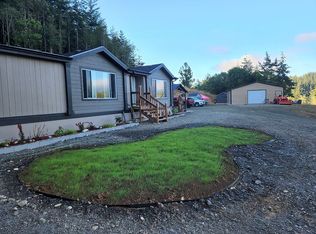 67963 Rhoadie Rd, North Bend, OR 97459