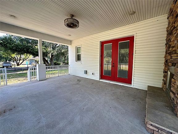 5th image of 3002 Young Rd