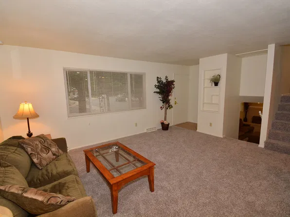 4902 Crestwood Dr, Colorado Springs, CO 80918