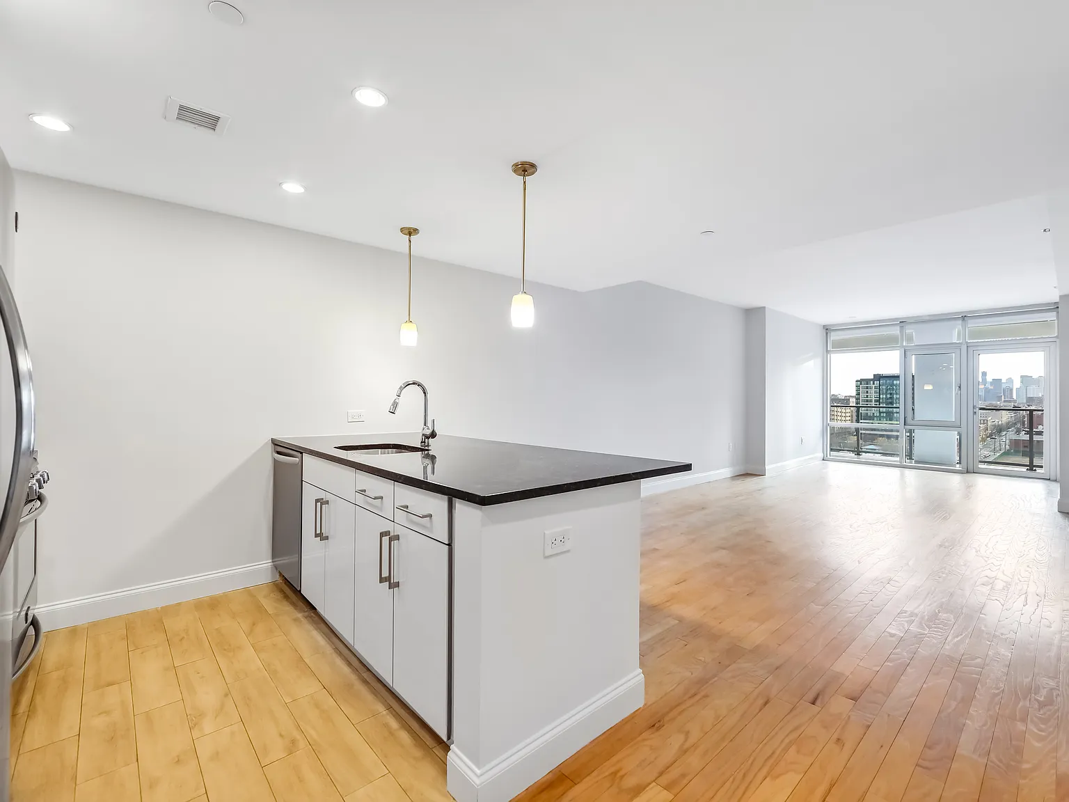 2 bed, 1271 sqft, $3,950 — Photo 2