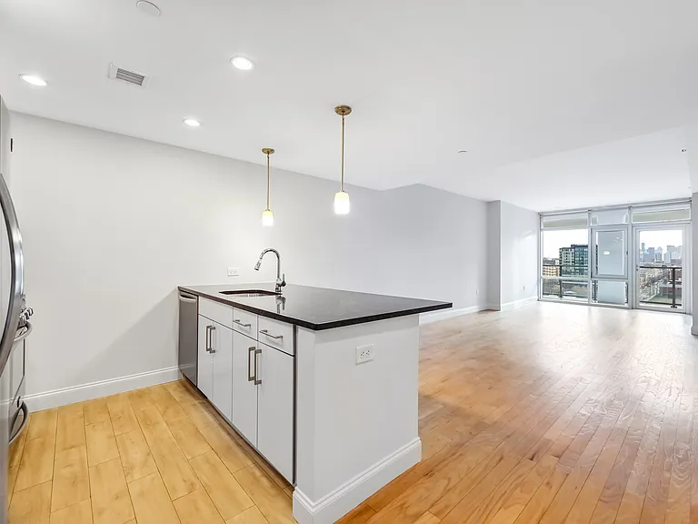 1701 Park Ave #908 — Photo 2
