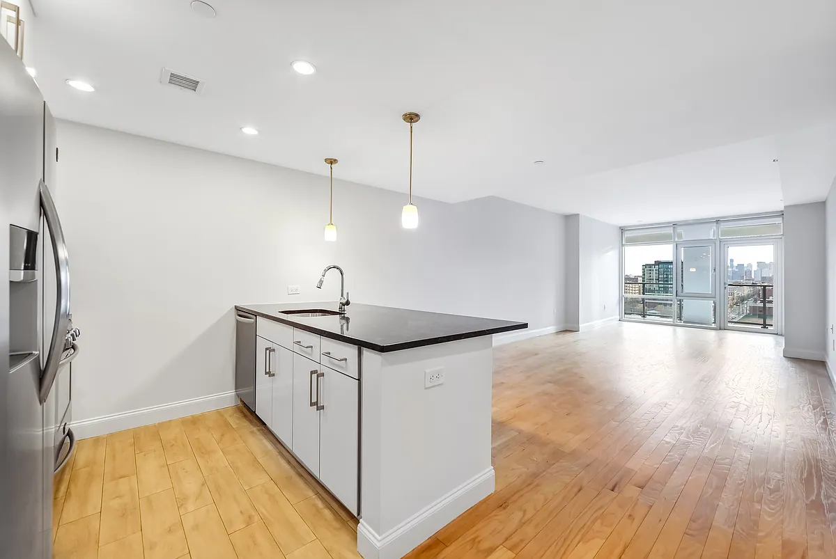 Building Photo - 1701 Park Ave #908