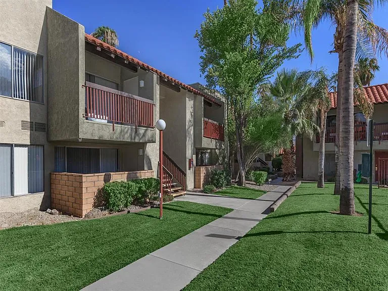Sage Courtyard Apartments — Photo 30