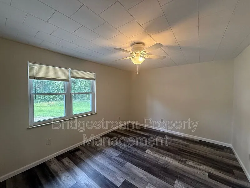 1 bed, 1.0 bath, $950 — Photo 4