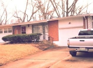 10233 Dacey Dr, Saint Louis, MO 63136