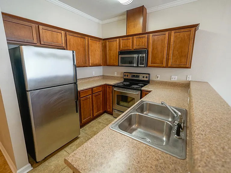 2400 Fred Smith Rd #204 — Photo 7
