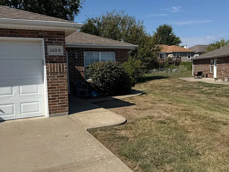 1110 Kimmy Ln #B — Photo 2