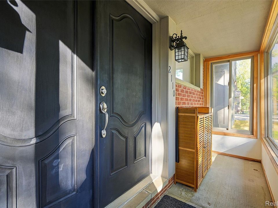 2110 Langham Dr, photo 2