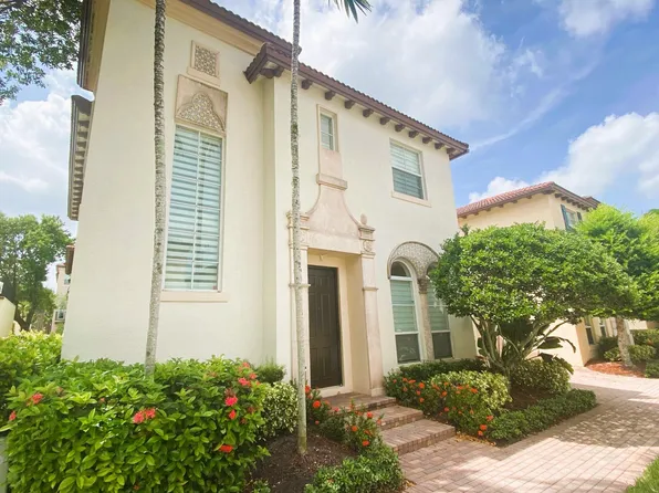 50 Via Poinciana Ln, Boca Raton, FL 33487