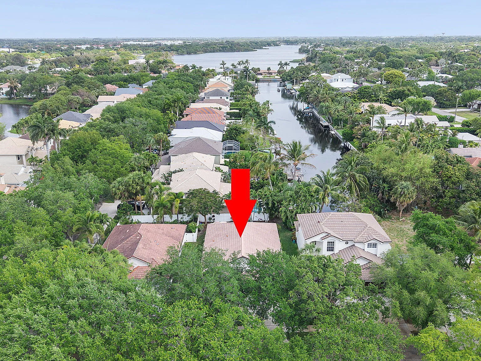 3 bed, 2.0 bath, 1998 sqft, $5,600 — Photo 2