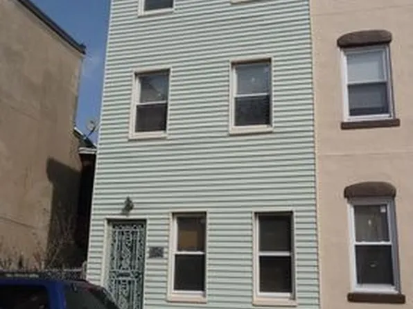 533 N Natrona St, Philadelphia, PA 19104