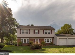 16 Elmwood Ct, Willingboro, NJ 08046