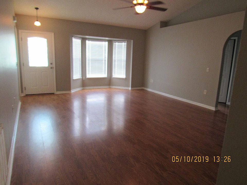 2nd image of 2047 Whitewood Ave