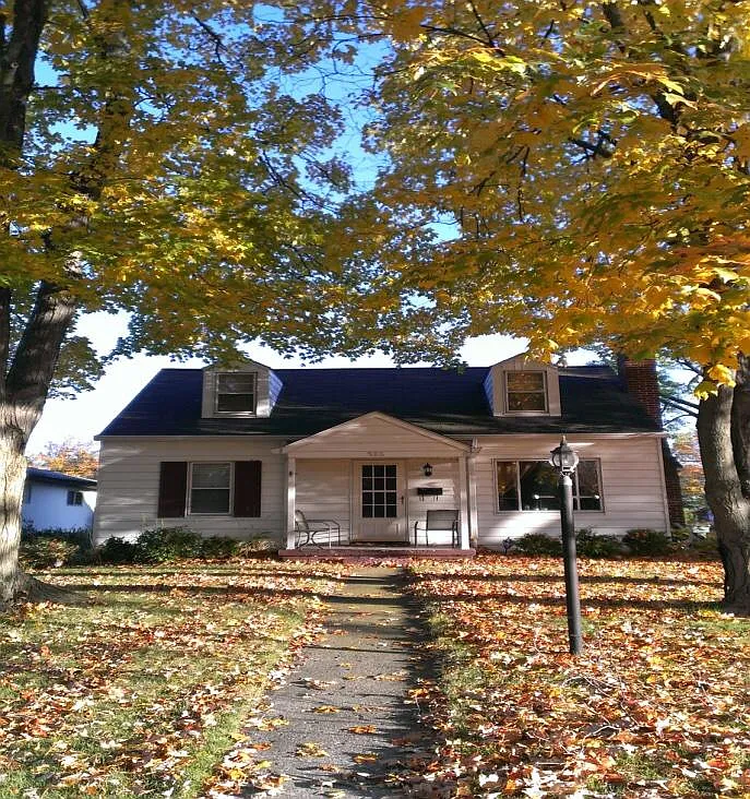 586 E Beechwold Blvd — Photo 1