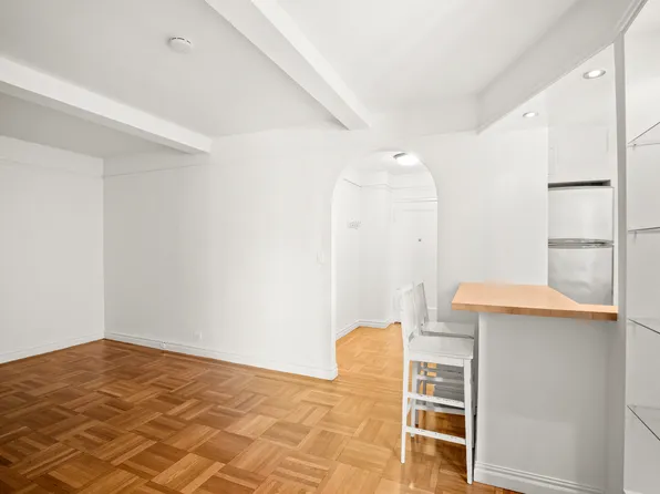 235 West End Avenue image 7 of 16