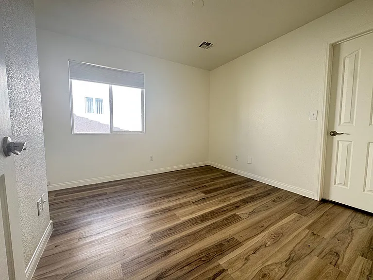 1078 Country Skies Ave — Photo 23