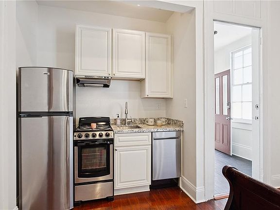 2nd image of 936 Esplanade Ave #202