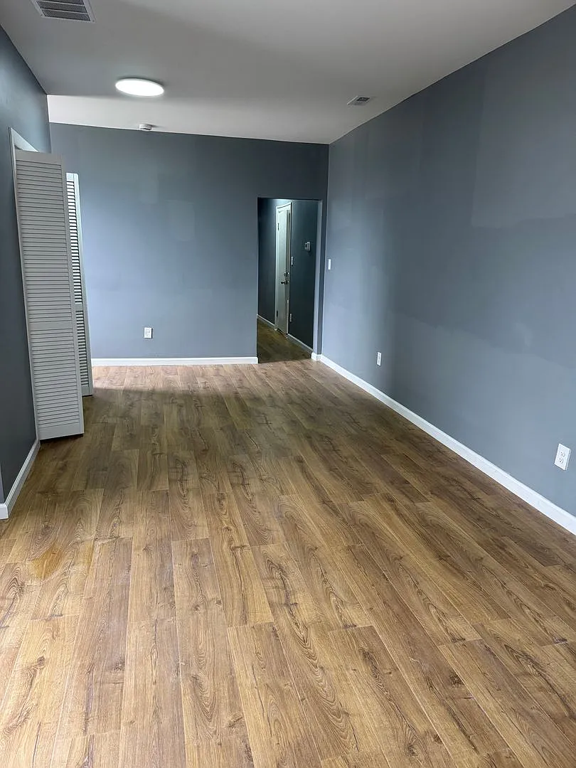 952 Broad A-D — Photo 2
