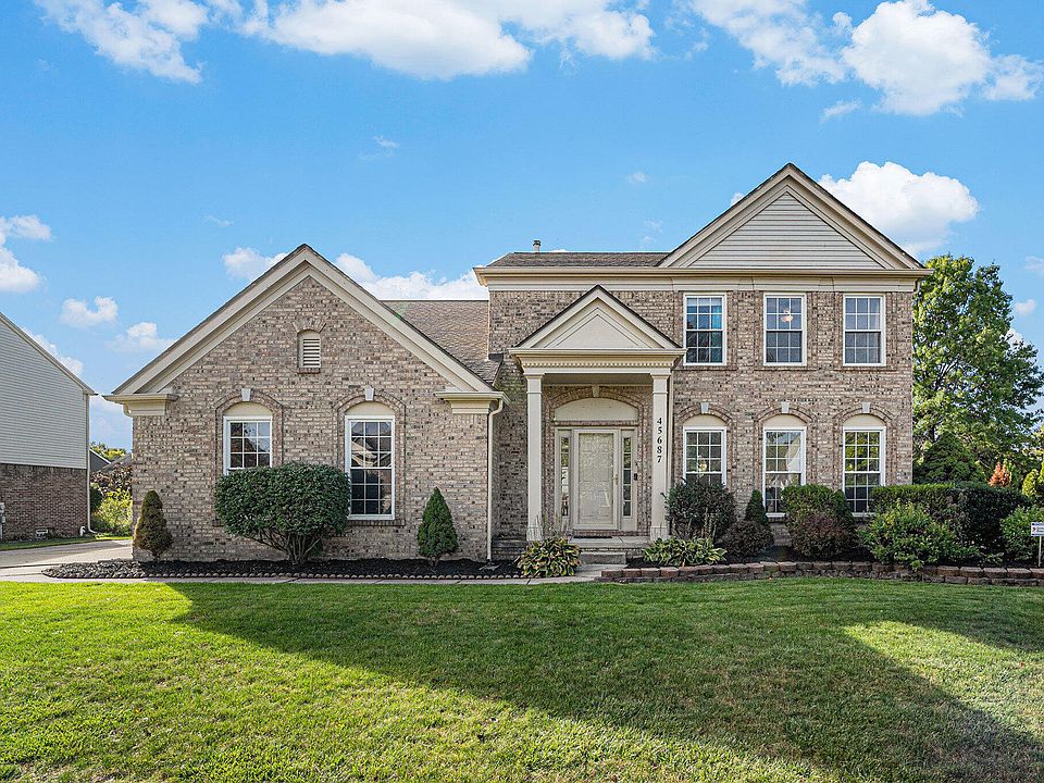 1st image of 45687 Larchmont Dr