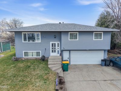 705 16th Ave NW, Mandan, ND, 58554