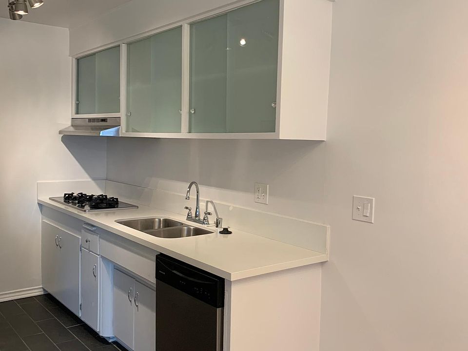 1st image of 1709 N Fuller Ave #4