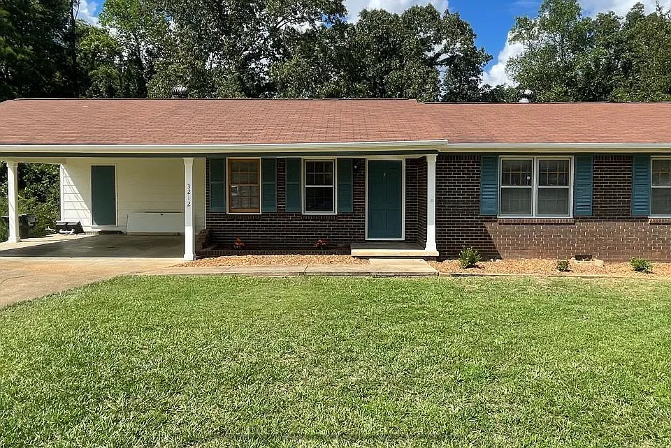 3212 Green Grove Dr NE