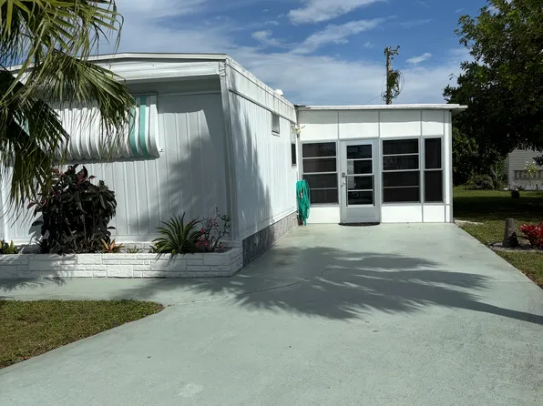 308 Twig Ct N, North Fort Myers, FL 33917
