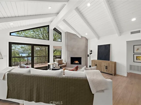 27561 N Bay Rd, Lake Arrowhead, CA 92352