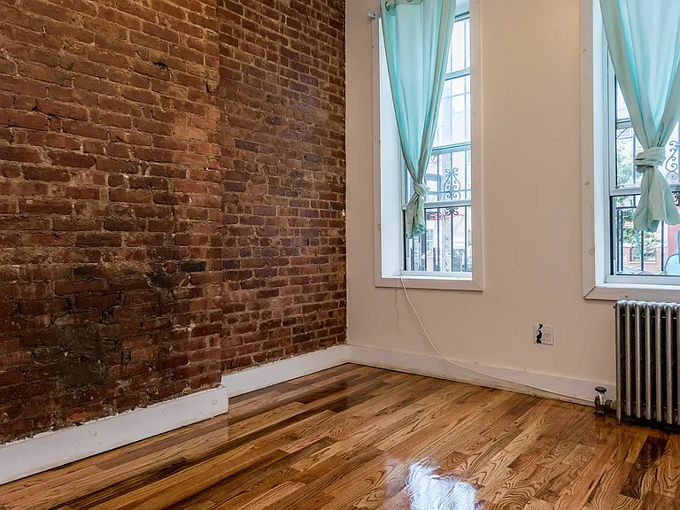 88 George St #1R — Photo 2