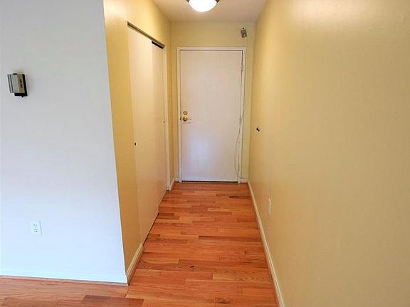 5th image of 4555 Macarthur Blvd NW APT 103