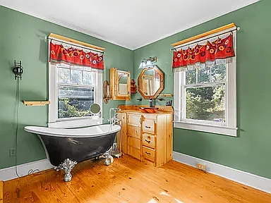 2347 Byrnes Dr — Photo 21
