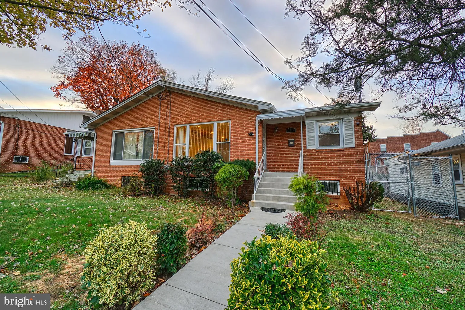 118 Division Ave NE photo 1