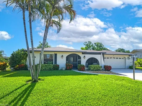 120 Fleur De Lis LN, NAPLES, FL 34112