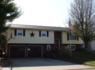 125 S Ridge Springs Ln, Ellettsville, IN 47429