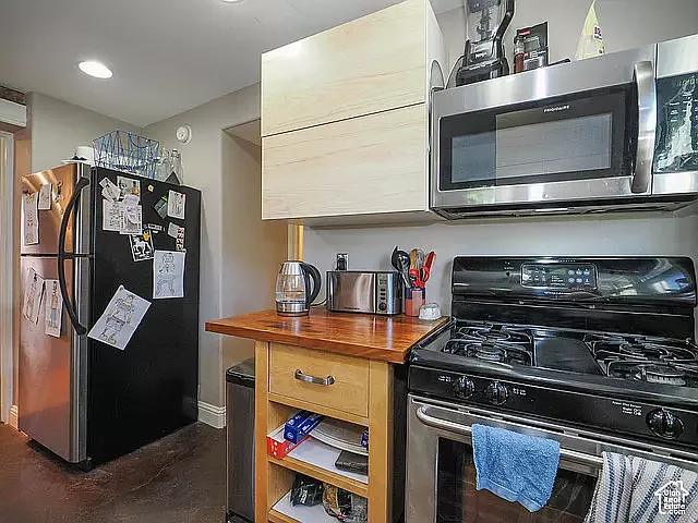 319 N Almond St #C — Photo 13