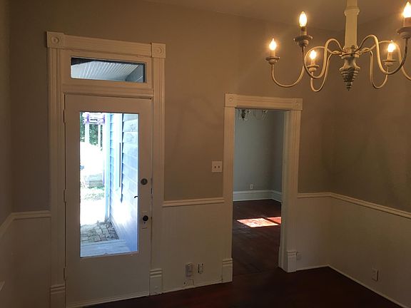 4th image of 2528 Charlotte St