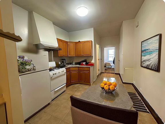 4th image of 31-25 41st St #3L
