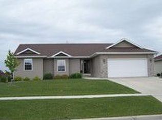 409 Coniston Cir, Sergeant Bluff, IA 51054