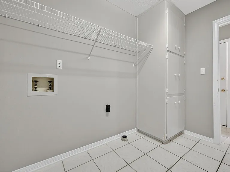 3 Neptune Dr — Photo 36