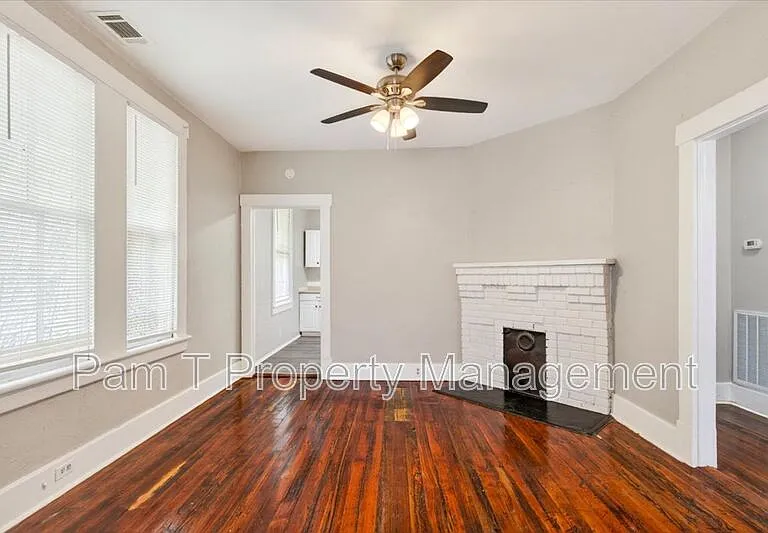 118 W 56th St — Photo 5