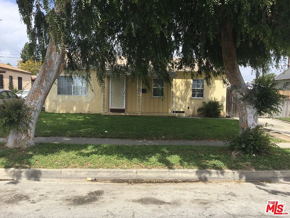 2nd image of 2211 W 132nd St