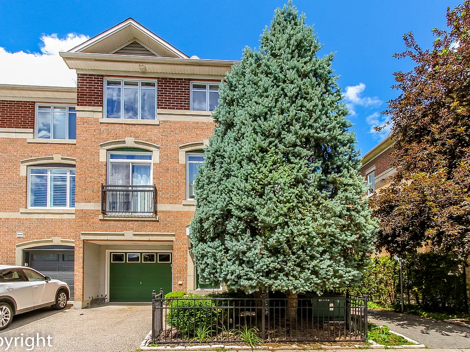 216 West Village Point