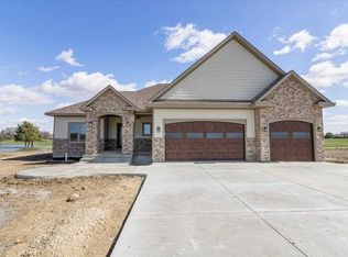 1027 S Huntsville Rd, Winchester, IN 47394