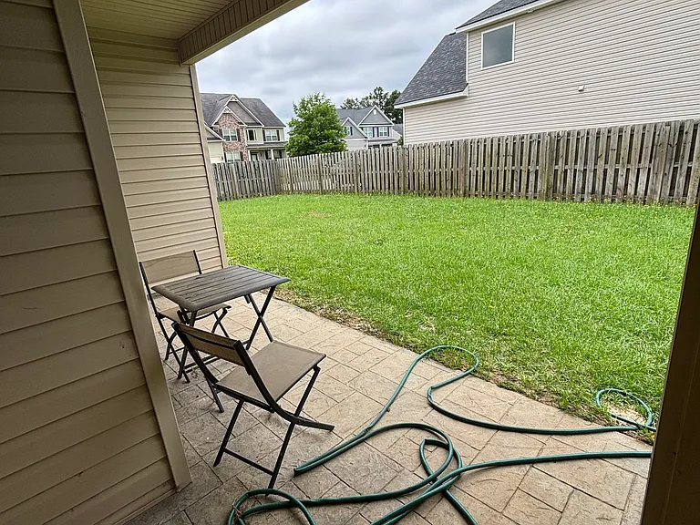 1201 Derby Ln — Photo 24